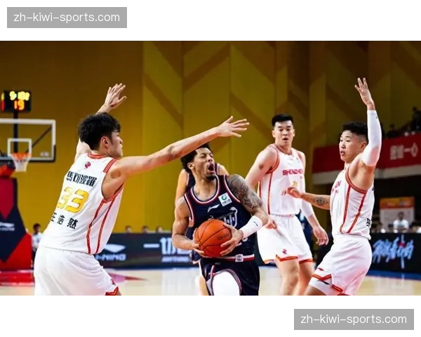 广州队18胜24负压哨晋级 凭小分优势力压北控获最后席位